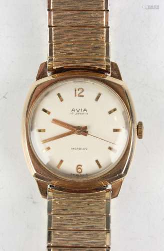 An Avia 9ct gold cushion cased gentleman's wristwatch with S...