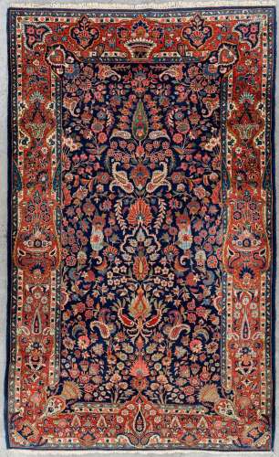 An oriental hand-made carpet, Kashan. (L: 205 x W: 128 cm)