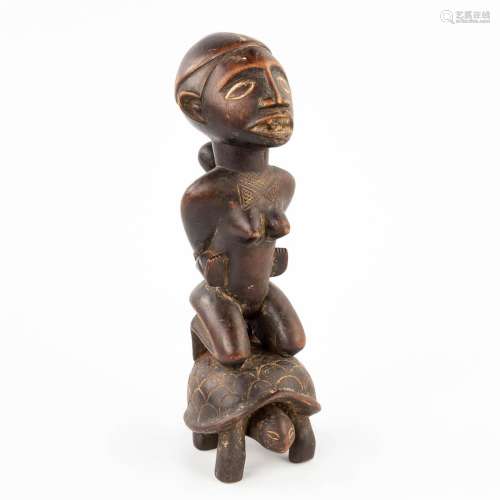 An African Maternity figurine, Congo, Bakongo. (H: 28,5 cm)