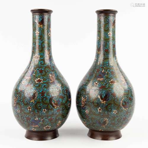A pair of vases, bronze with champslevé decor. (H: 46 x D: 2...