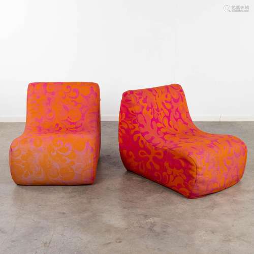 A pair of vintage sofa's 'Dodo for Perolux'. Circa 1970 . (L...