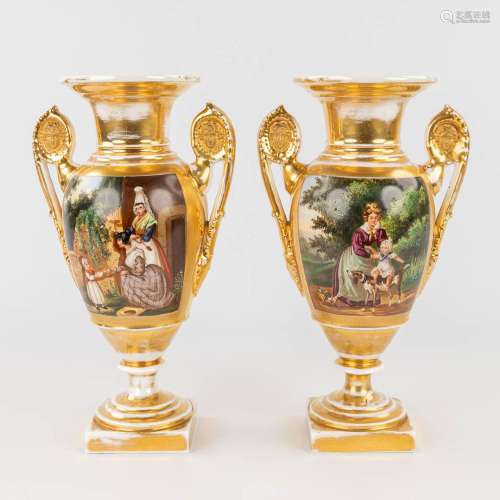 A pair of decorative urns 'Porcelaine de Paris', empire styl...