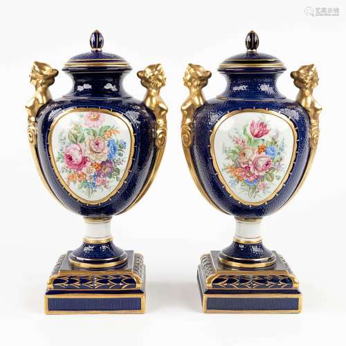 A pair of vases with hand-painted flower decor. Italy, 20th ...