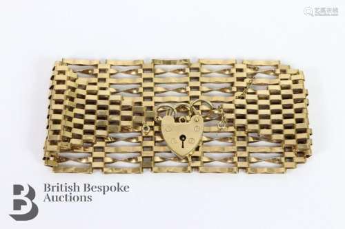 9ct gold gate-link bracelet