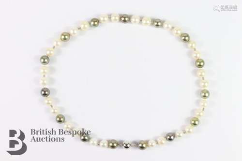 Southsea pearl necklace. The necklace measures approx 50 cms...