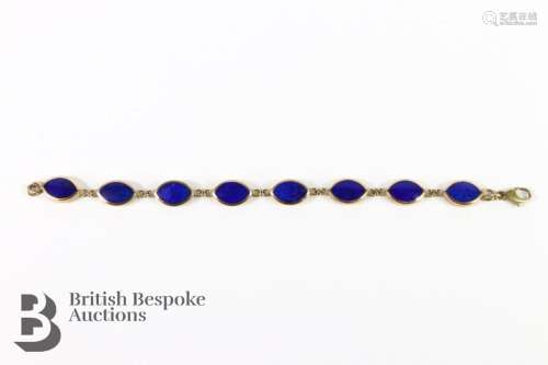 9ct gold Lapis Lazuli bracelet. The lozenge bracelet measuri...