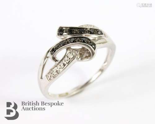 9ct white gold and black diamond ribbon ring
