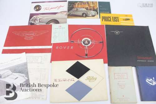 Quantity of vintage automobilia car brochures