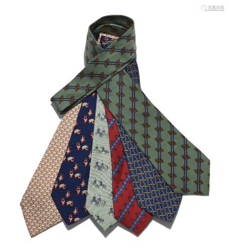 Hermès, 6 cravates en soie à motif de mors, d'éperons et de ...