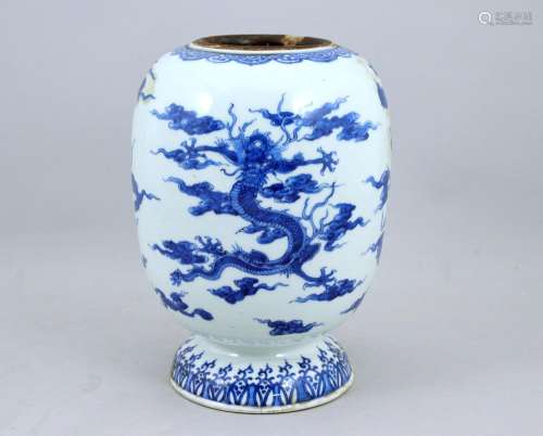 Japon, époque Edo (1603-1868), XIXe siècle. Vase sur piédouc...