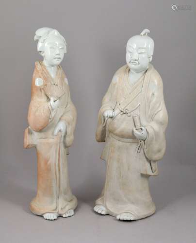 Japon, XXe siècle.  Couple de personnages debout   en porcel...