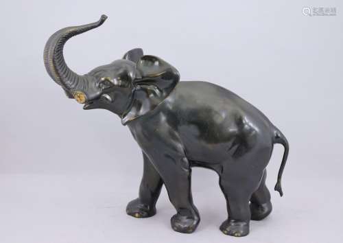 Japon, vers 1900. Spectaculaire éléphant   en bronze.  Haut....