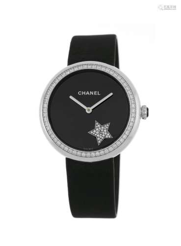 Chanel, Mademoiselle Privée, réf. H2928, montre en or gris 7...