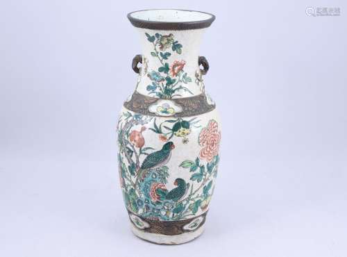 Chine, Nankin, début du XXe siècle.  Grand vase   à décors é...