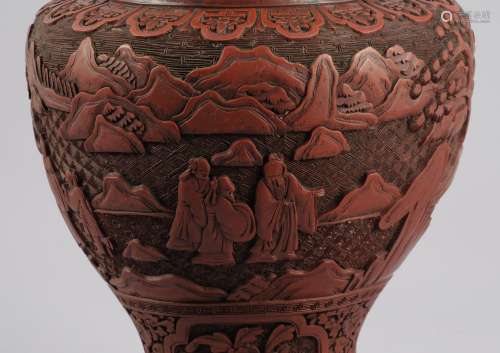 Chine, fin du XIXe Vase  en laque rouge sculpté et monté en ...