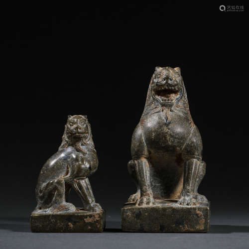 A GROUP OF SITTING STATUES OF STONE LIONS IN TANG DYNASTY, C...