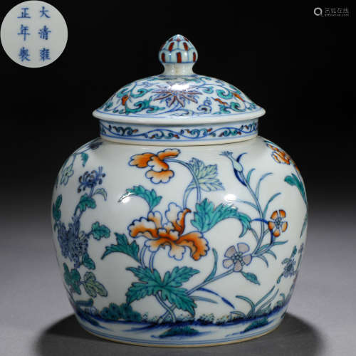 A Chinese Doucai Glaze Floral Jar with Cover