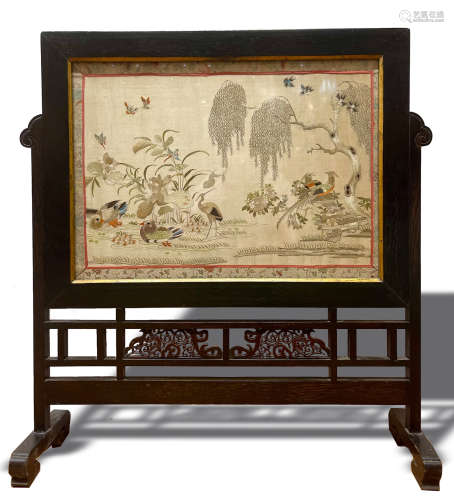 A Cantonese Embroidered Table Screen