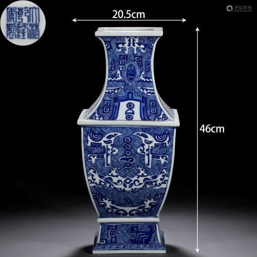 A Chinese Archaic Blue and White Squared Vase