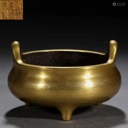 A Chinese Bronze-gilt Tripod Censer