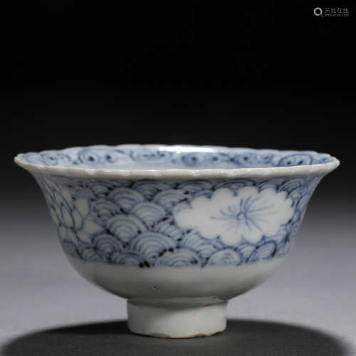 A Chinese Blue and White Floral Cup