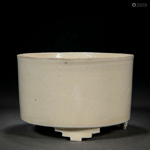 A Chinese Ting-ware Tripod Bowl