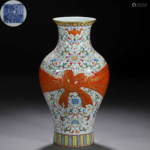 A Chinese Famille Rose Ribbon Vase