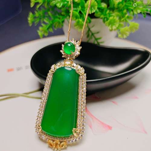 Chinese Spinach Jade Pendant Necklace