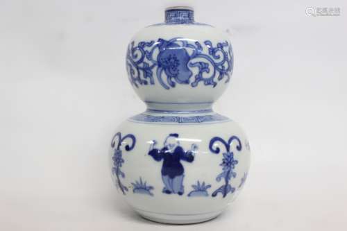 Mid-Qing Chinese Blue and White Gourd Vase