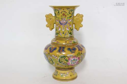 Chinese Yellow Ground Porcelain Vase,Mark