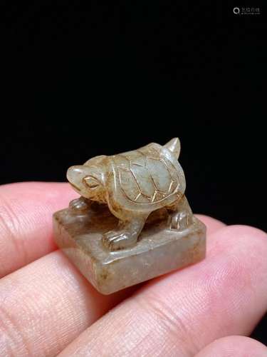 Hanhe Tianyu White Jade is printed by Qingui's button