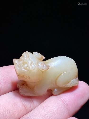 Early Qing Dynasty Hetian Jade Jade Auspicious Beast