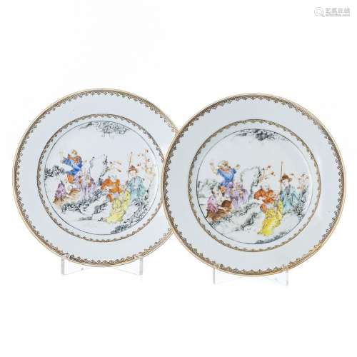 Pair of Chinese porcelain 'Immortal' plates, Qianlong