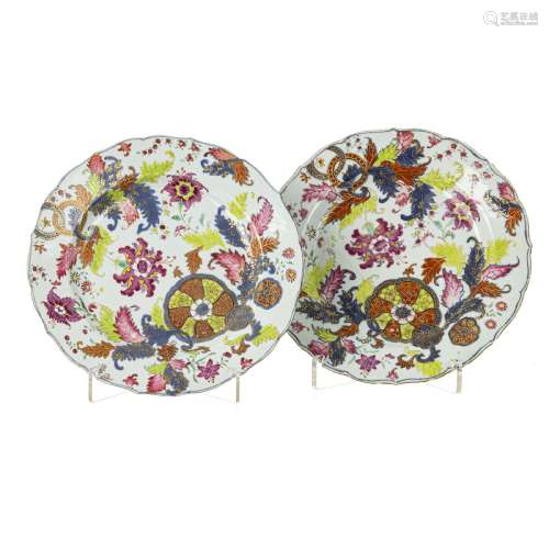 Pair of Chinese porcelain 'Pseudo-tobacco Leaf' export plate...