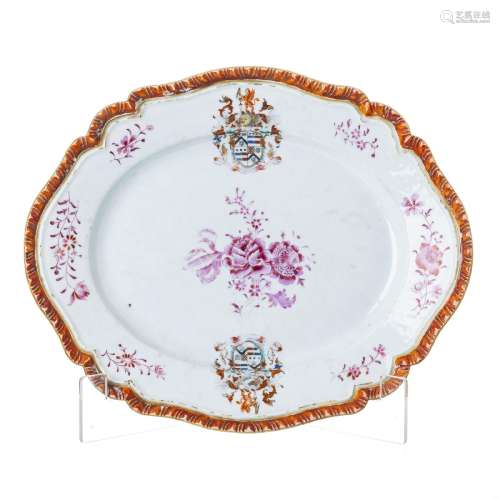 Chinese porcelain Armorial platter, Qianlong