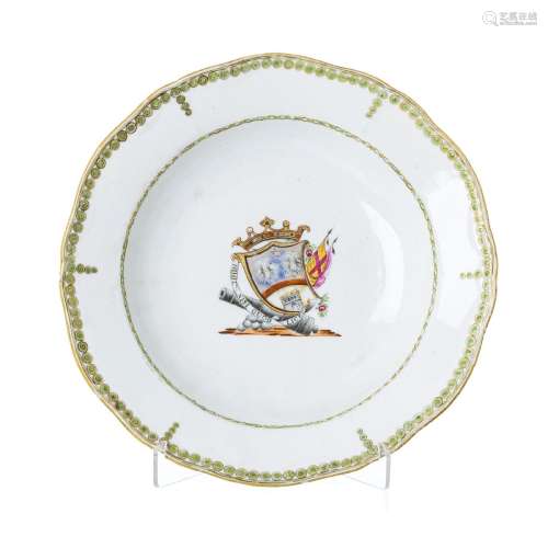 Chinese porcelain Armorial deep plate, Qianlong