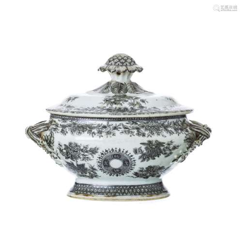 Chinese export porcelain Black Fitzhugh tureen, Jiaqing