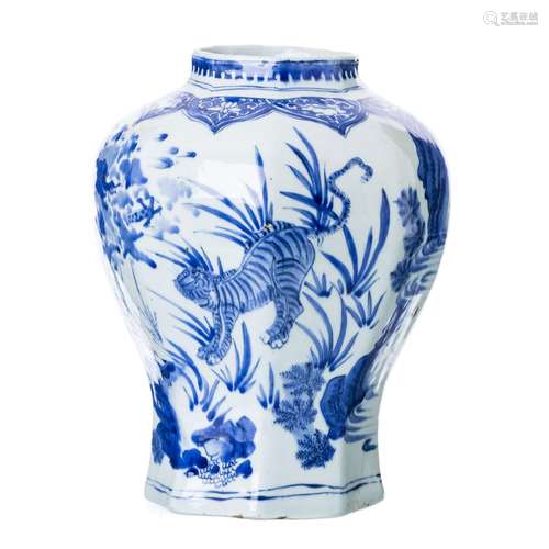 Chinese porcelain Tiger decorated pot, Transitional