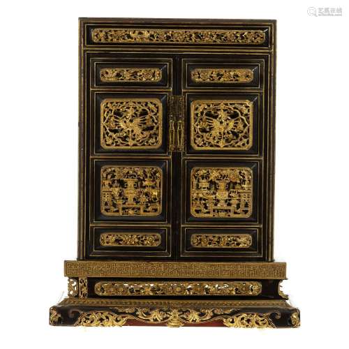 Chinese lacquered cabinet, 19thC