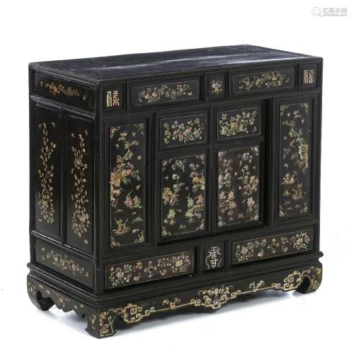 Chinese altar / cabinet with inlaid mother of pearl, 19thC