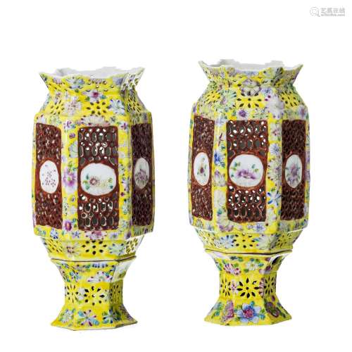 Pair of porcelain lanterns from China, Minguo