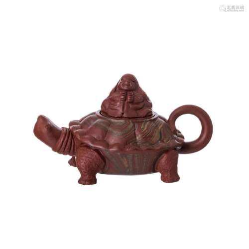 Ceramic 'turtle' teapot from Yixing