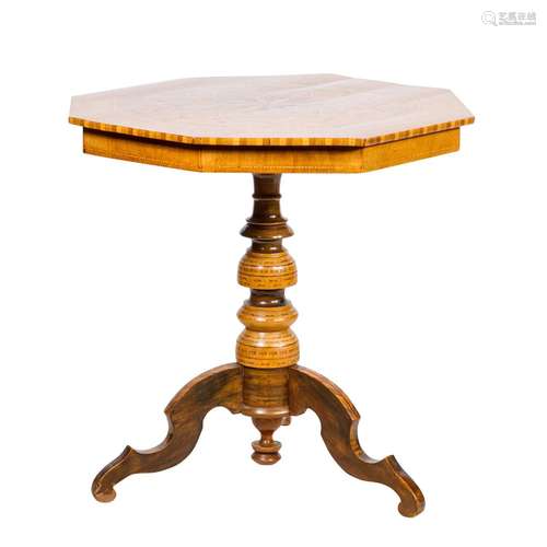 TABLE ITALIENNE Lombardie, env. 1850, piétement en forme de ...