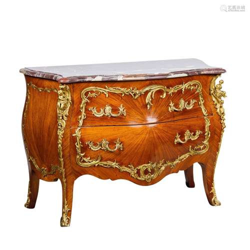 COMMODE DE STYLE LOUIS XV France, fin 19e siècle, bois dur s...