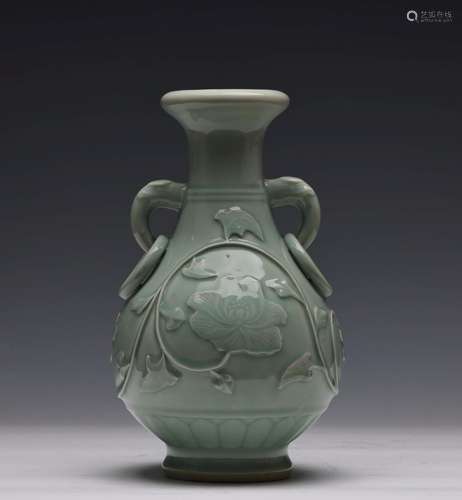 MING, LONGQUAN WARE DOUBE-EAR VASE