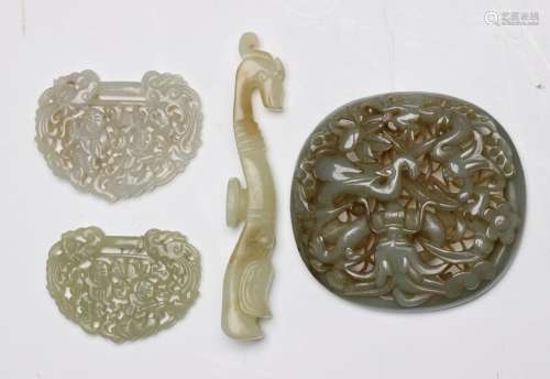 A SET OF JADE CARVING OBJECTS