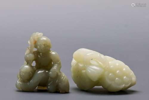 A SET OF JADE CARVING OBJECTS