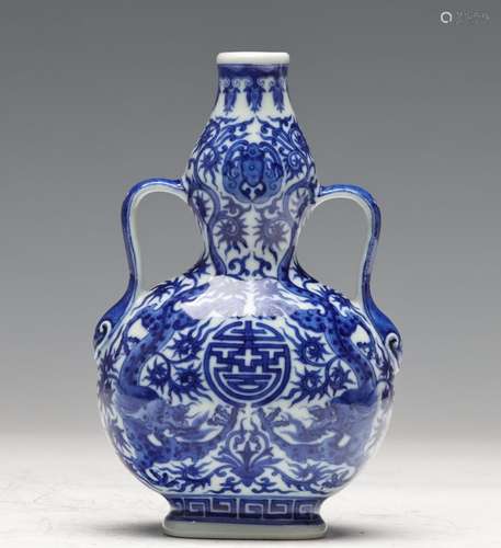 QING, BLUE AND WHITE DOUBLE GOURD VASE