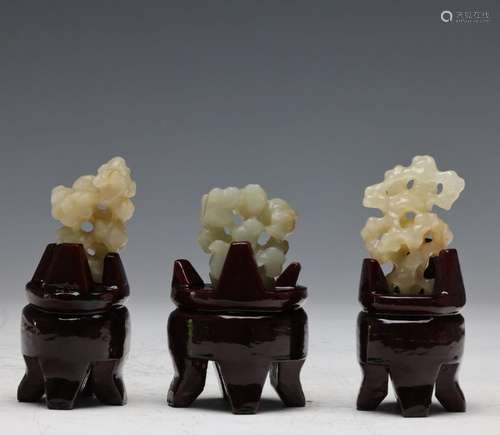 A SET OF JADE CARVING SCHOLARS' ROCKS