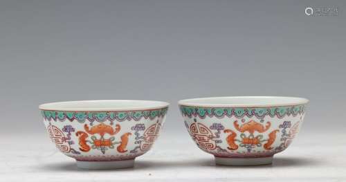 QING, A PAIR OF FAMILLE ROSE BOWLS